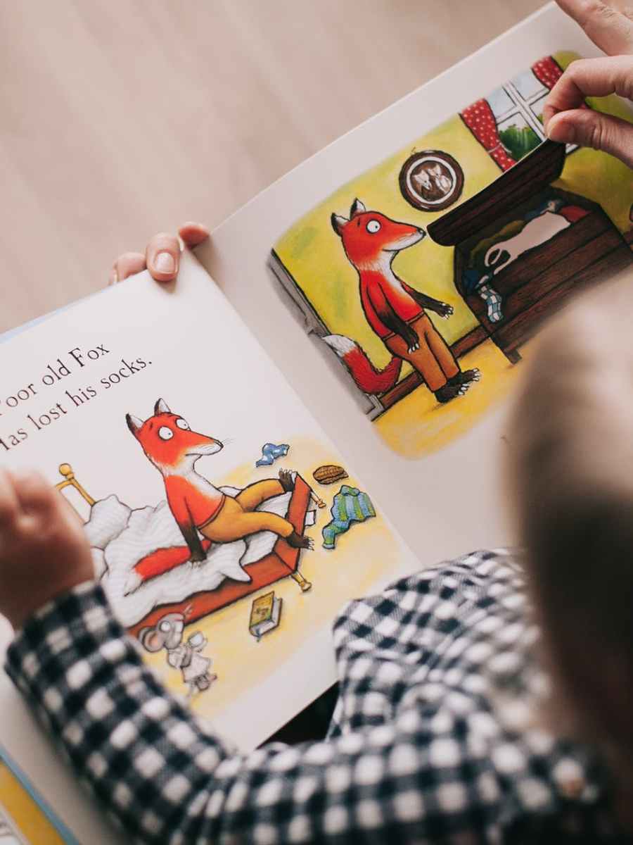 4 Reasons Why We Should Read Aloud with Our Kids at Bedtime